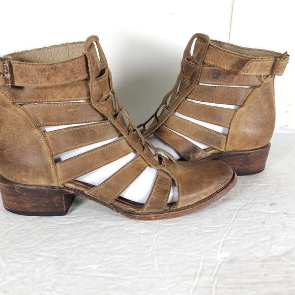FREEBIRD BY STEVEN Women's Stone US 7M Brown Leather Distressed Cut Out Booties - Picture 9 of 14